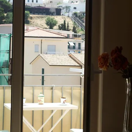 Apartment Casa Mediterranea: Vista Mare A 200m Dalla